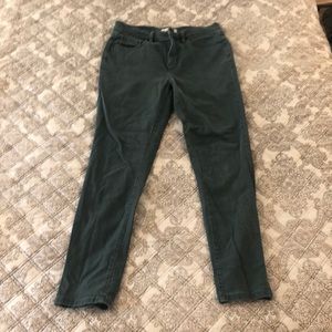 Loft skinny crop green pant size 6
